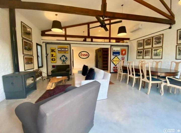 Casa · 500m² · 2 Dormitorios · 2 Cocheras