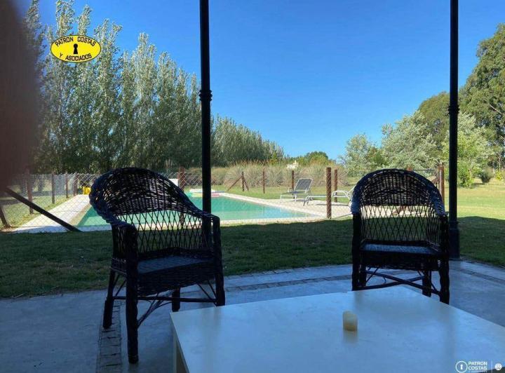 Casa · 500m² · 4 Dormitorios · 5 Cocheras