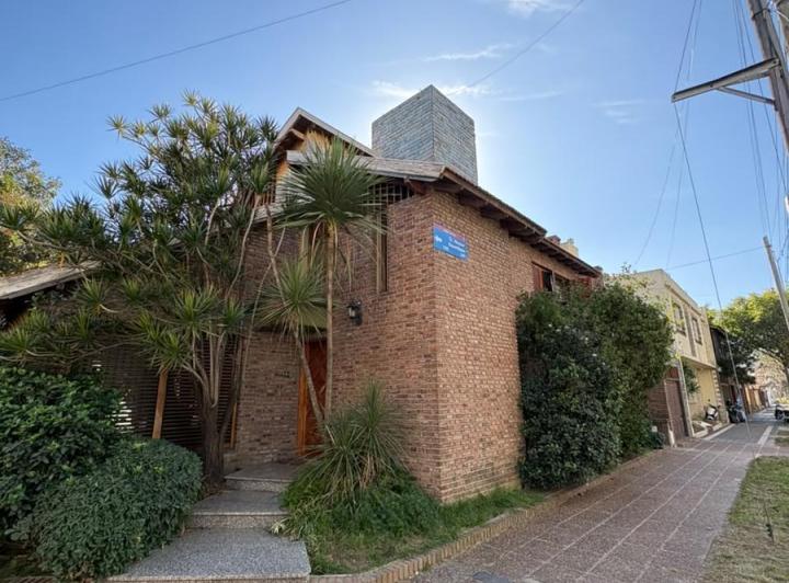 Casa · 227m² · 3 Ambientes · 1 Cochera