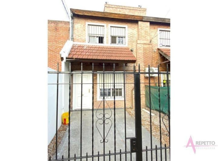 Casa · 80m² · 2 Dormitorios · 1 Cochera