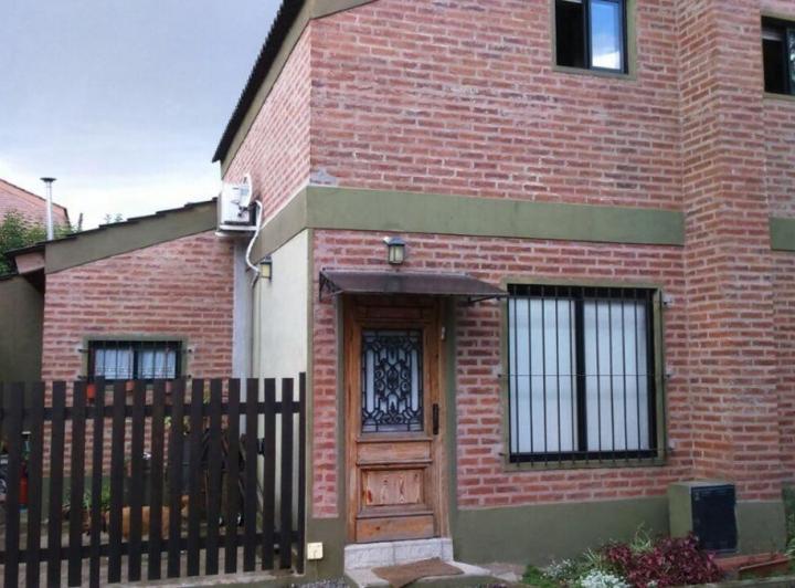 Casa · 70m² · 3 Ambientes · 1 Cochera