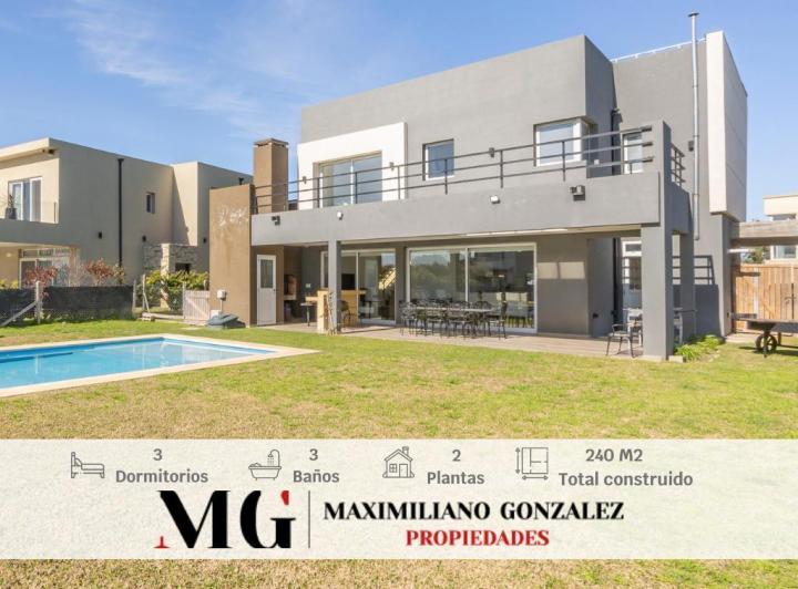 Casa · 240m² · 4 Ambientes · 1 Cochera