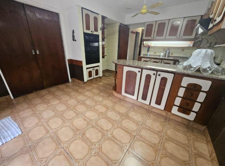 Casa · 238m² · 4 Ambientes · 2 Cocheras
