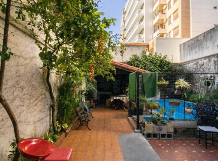 Casa · 320m² · 8 Ambientes