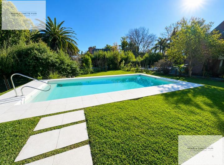 Casa · 270m² · 7 Ambientes · 5 Cocheras