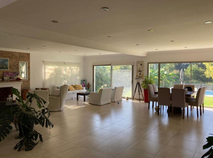 Casa · 360m² · 7 Ambientes · 3 Cocheras