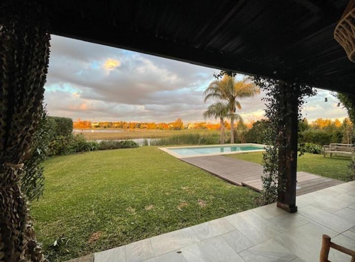Casa · 260m² · 3 Dormitorios