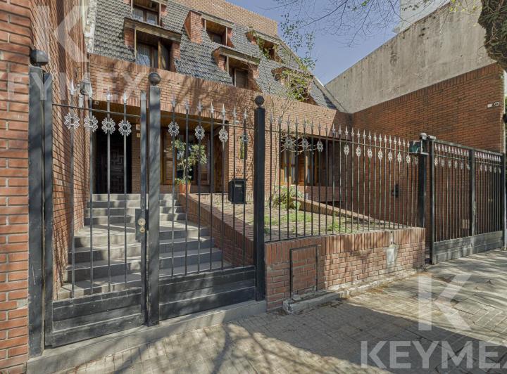 Casa · 700m² · 10 Ambientes · 5 Cocheras