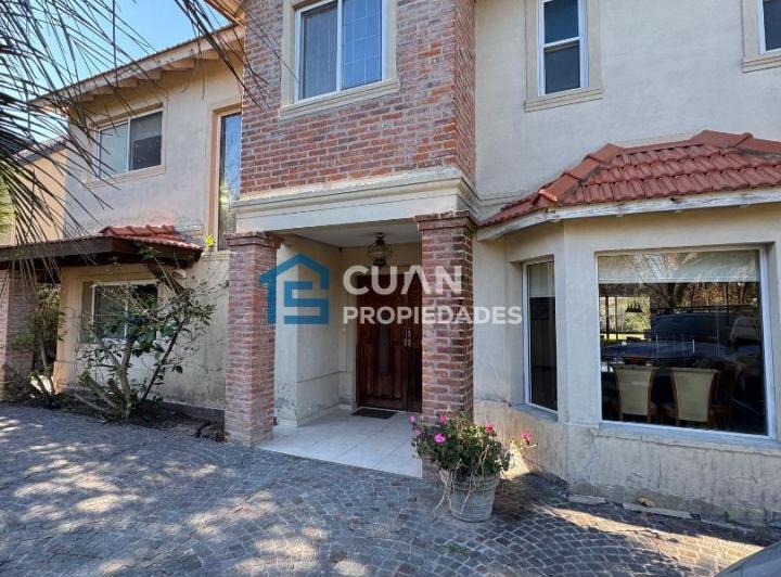 Casa · 191m² · 4 Ambientes · 4 Cocheras
