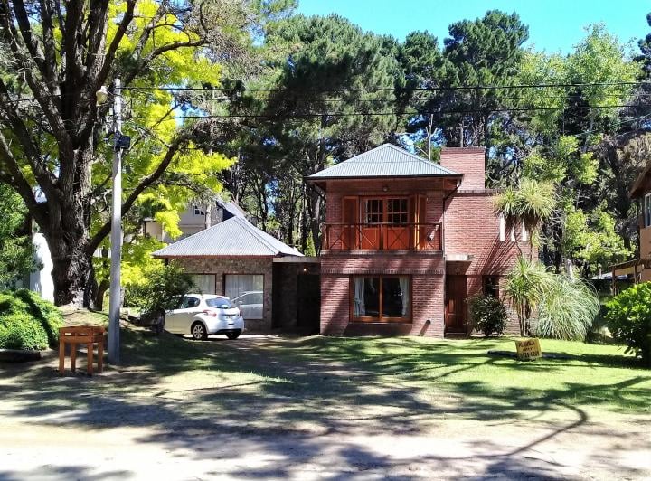 Casa · 140m² · 6 Ambientes