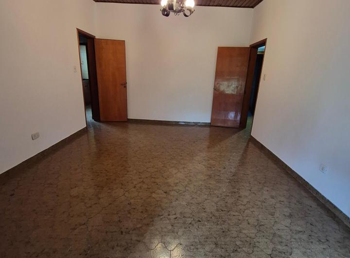 Casa · 140m² · 5 Ambientes · 2 Cocheras