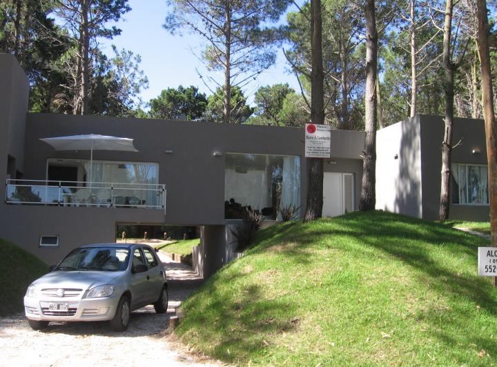 Casa · 140m² · 5 Ambientes · 2 Cocheras