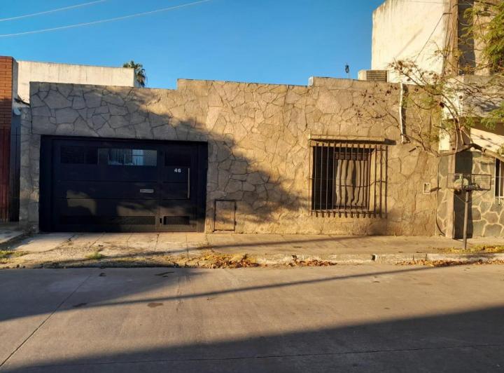 Casa · 120m² · 6 Ambientes · 2 Cocheras
