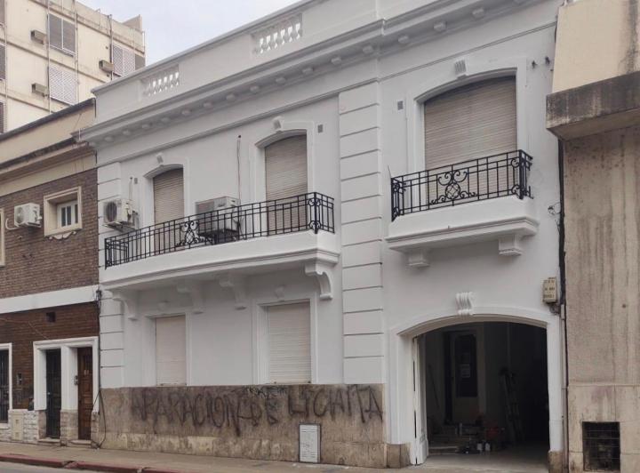 Casa · 250m² · 6 Ambientes · 1 Cochera