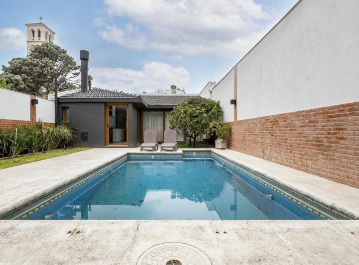 Casa · 550m² · 7 Ambientes · 4 Cocheras