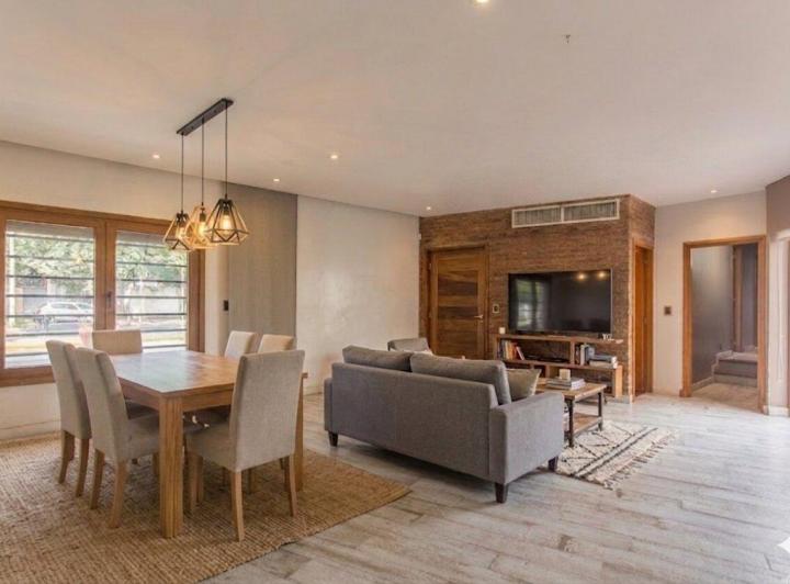 Casa · 105m² · 4 Ambientes · 1 Cochera