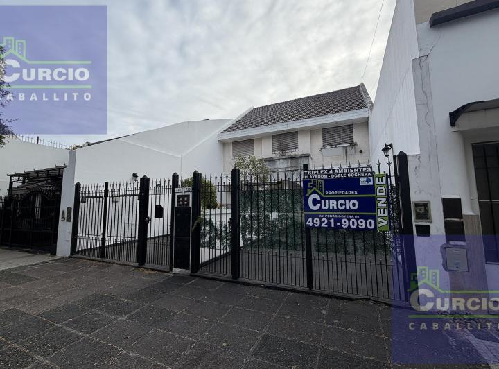 Casa · 215m² · 4 Ambientes · 2 Cocheras