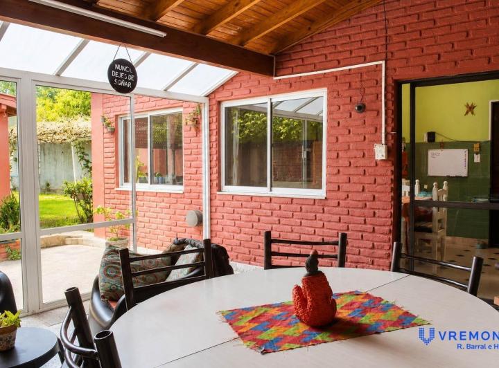 Casa · 213m² · 4 Ambientes · 1 Cochera