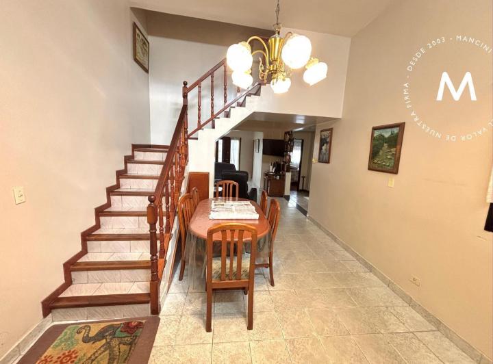 Casa · 112m² · 5 Ambientes · 1 Cochera