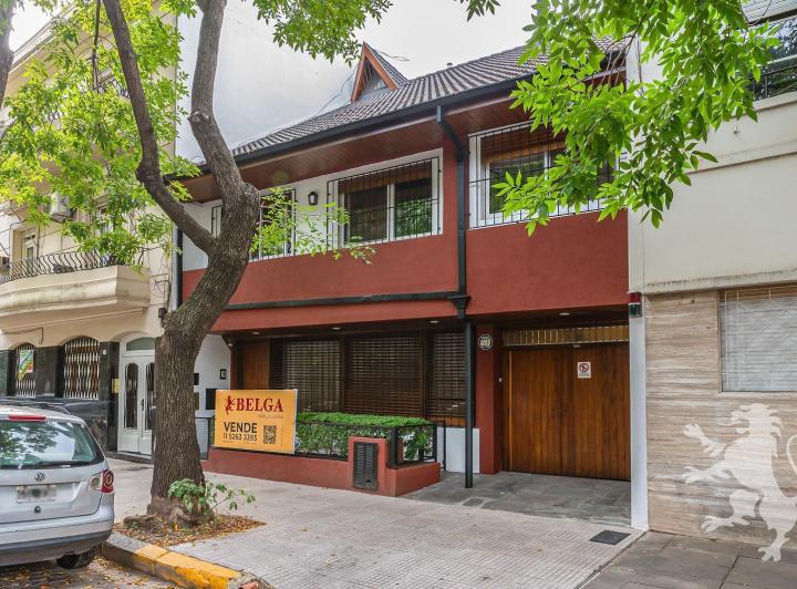 Casa · 321m² · 8 Ambientes · 1 Cochera