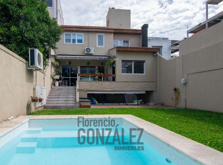 Casa · 220m² · 5 Ambientes · 2 Cocheras