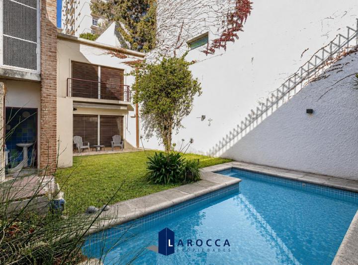 Casa · 301m² · 3 Ambientes · 1 Cochera