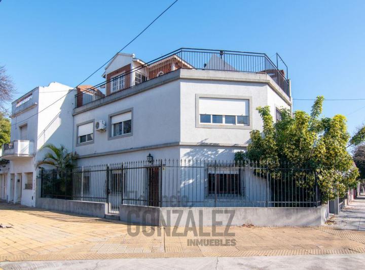 Casa · 207m² · 4 Ambientes · 1 Cochera