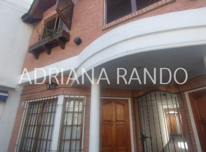 Casa · 71m² · 4 Ambientes · 1 Cochera