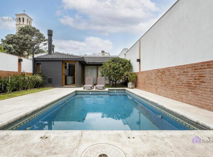 Casa · 550m² · 5 Dormitorios · 4 Cocheras