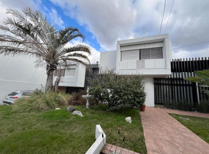 Casa · 614m² · 6 Ambientes