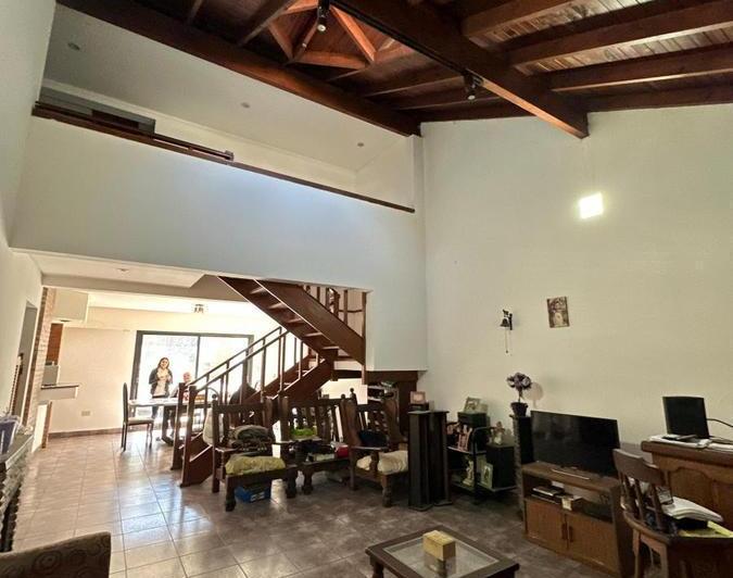 Casa · 150m² · 5 Ambientes · 1 Cochera