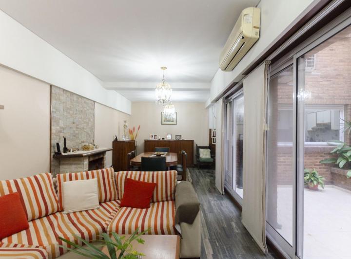 Casa · 210m² · 5 Ambientes · 1 Cochera