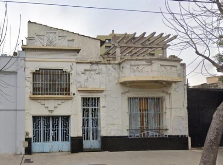 Casa · 376m² · 8 Ambientes · 1 Cochera