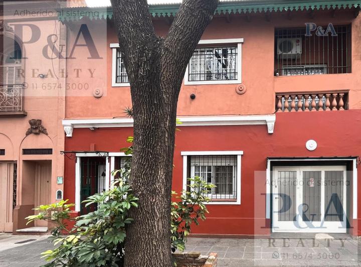 Casa · 241m² · 5 Ambientes · 3 Cocheras