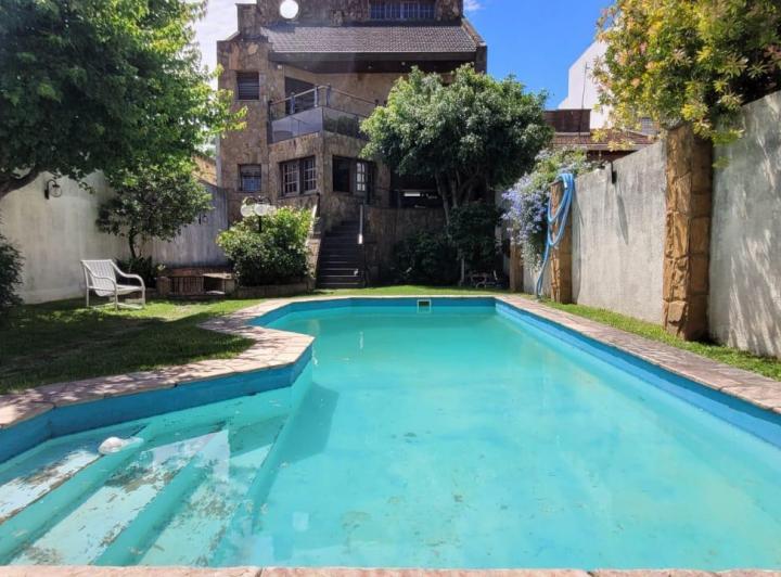 Casa · 461m² · 7 Ambientes · 2 Cocheras