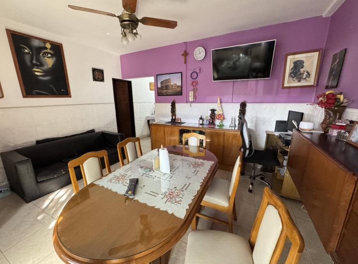 Casa · 98m² · 4 Ambientes · 1 Cochera