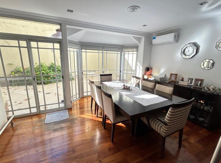 Casa · 263m² · 5 Ambientes