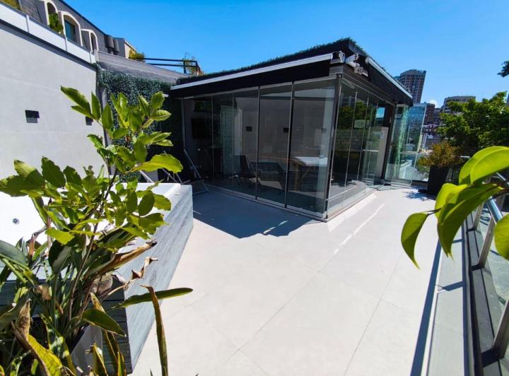 Casa · 350m² · 7 Ambientes · 1 Cochera