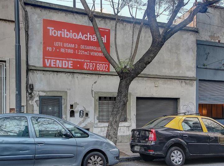 Casa · 360m² · 5 Ambientes · 1 Cochera