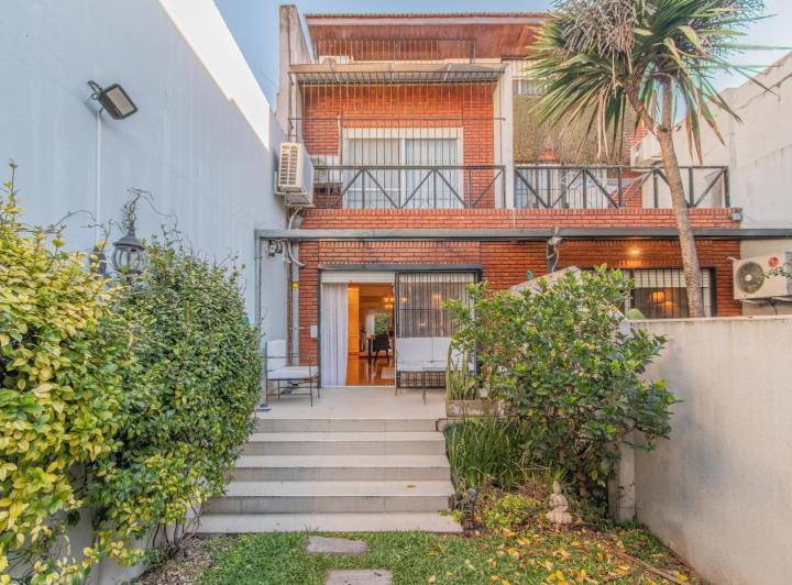 Casa · 152m² · 4 Ambientes · 2 Cocheras