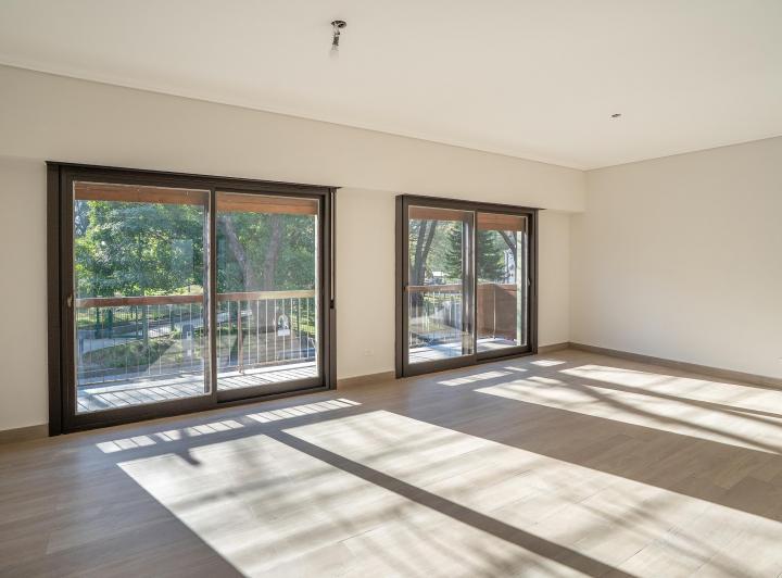 Casa · 302m² · 5 Ambientes · 1 Cochera