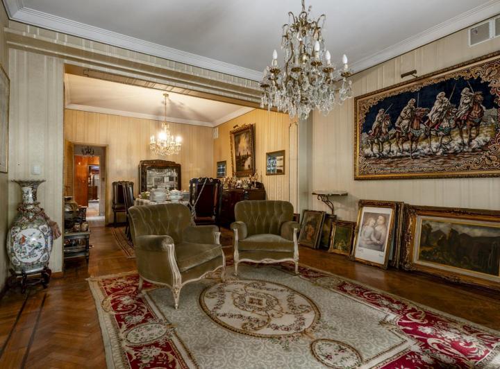 Casa · 345m² · 5 Ambientes · 1 Cochera