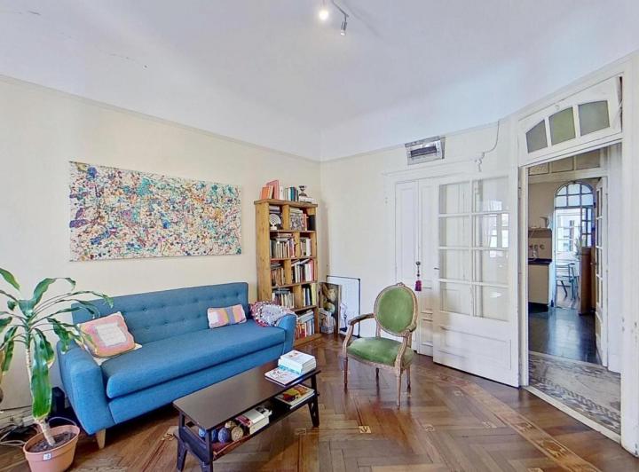 Casa · 281m² · 9 Ambientes · 1 Cochera