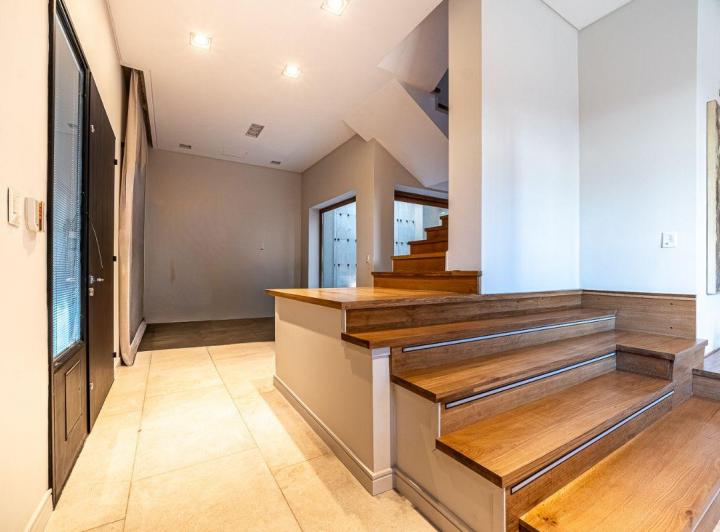 Casa · 250m² · 5 Ambientes