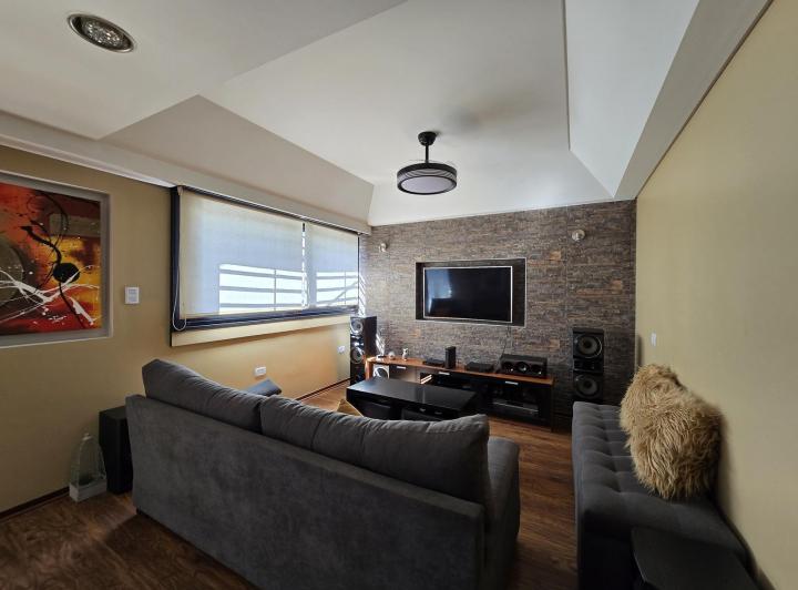 Casa · 242m² · 5 Ambientes · 3 Cocheras