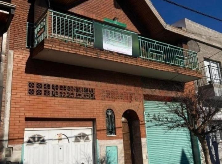 Casa · 200m² · 8 Ambientes