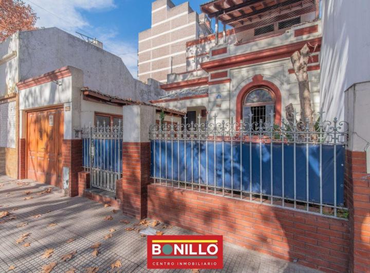 Casa · 166m² · 6 Ambientes · 1 Cochera