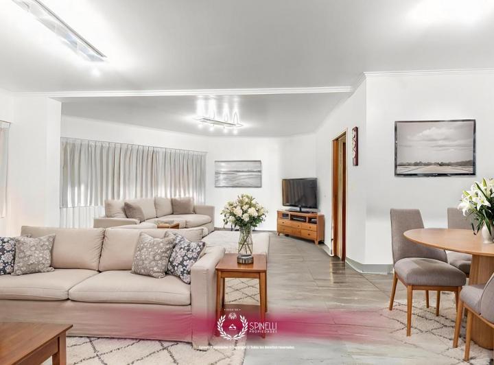 Casa · 299m² · 5 Ambientes · 2 Cocheras