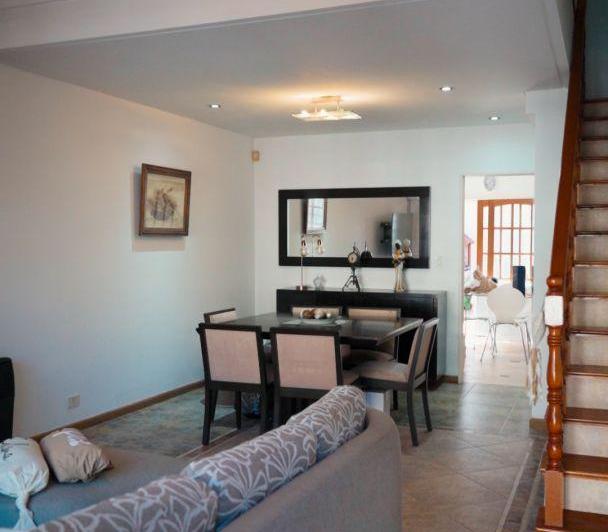 Casa · 100m² · 4 Ambientes · 1 Cochera