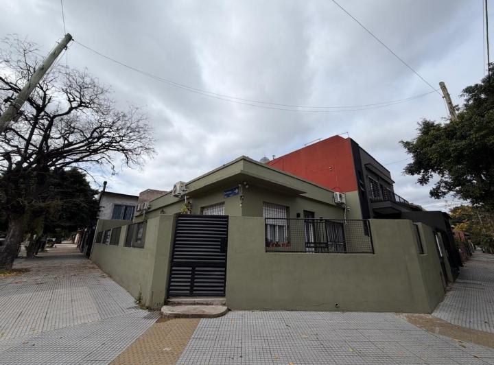 Casa · 140m² · 4 Ambientes · 1 Cochera
